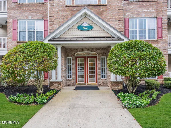 512 Sophee Lane, Lakewood, NJ 08701