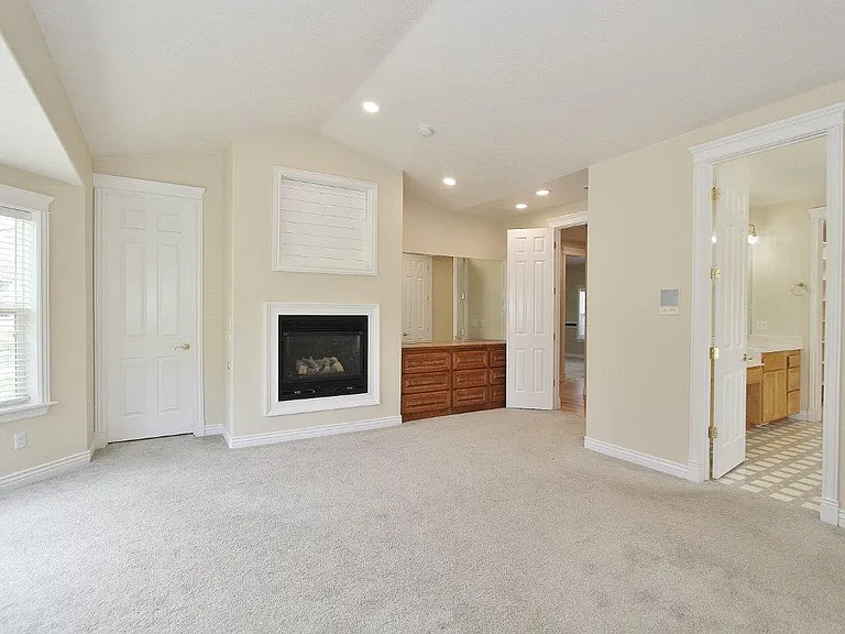 4109 E Man O War Dr — Photo 28