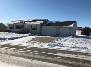 2415 Meadow View Dr, Urbana, IA 52345