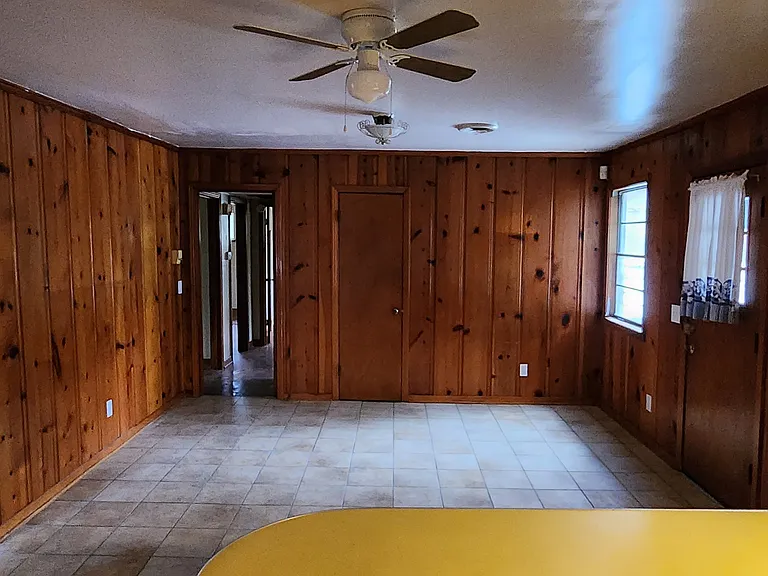 729 Heather Ln — Photo 7