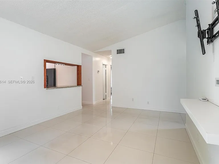 8250 SW 3rd Pl — Photo 5