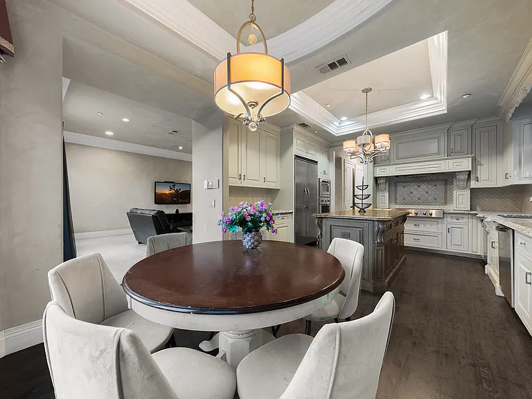 150 W Naomi Ave — Photo 6