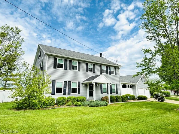 101 Flintwood Dr, Marietta, OH 45750