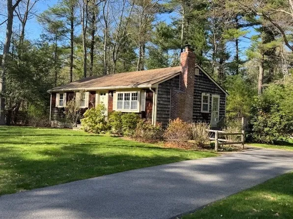 153 Delorenzo Dr, Duxbury, MA 02332