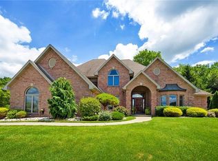 104 Birch Dr, Rostraver Township, PA