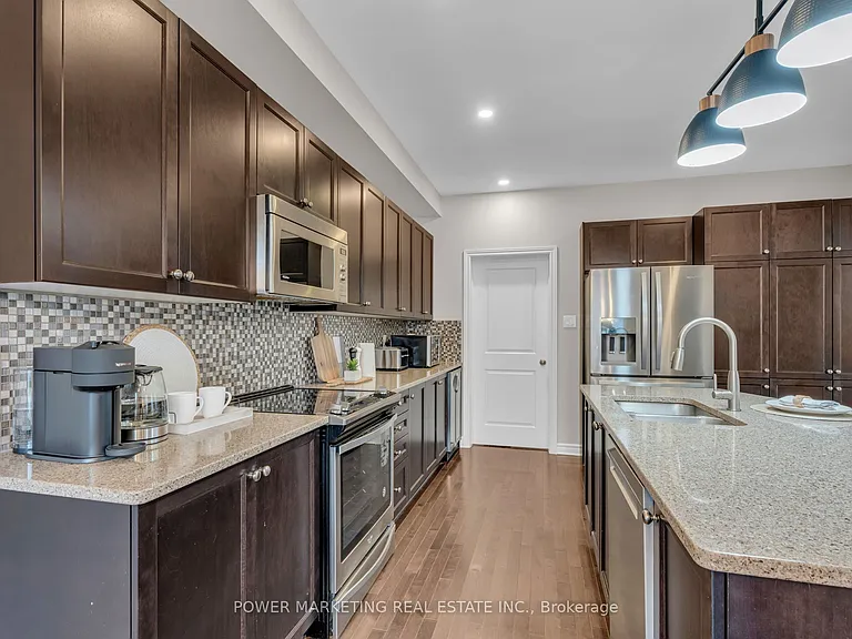 208 Alex Polowin Ave — Photo 11