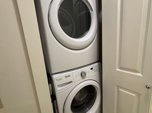 3 bedroom rental in Surrey — photo 11