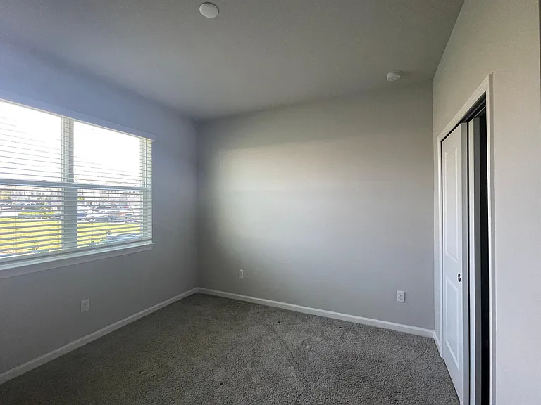 Downstair guest bedroom