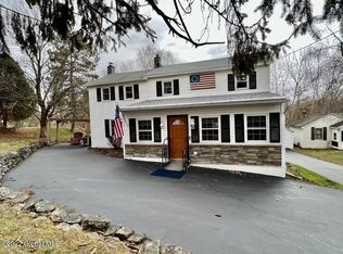 321 W Sand Lake Rd, Wynantskill, NY 12198