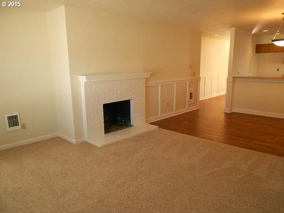 2nd image of 524 SE 157th Ave Unit 2