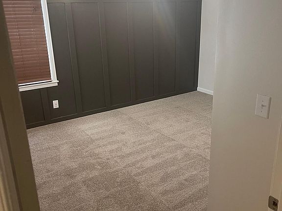 3rd image of 6034 Primrose Ave