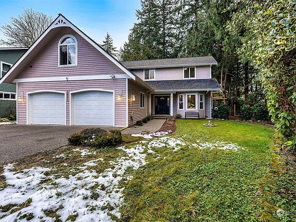 3rd image of 1621 Holly Vista Drive