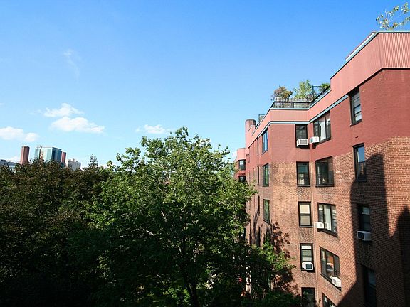 4th image of 55 Park Ter E APT B64