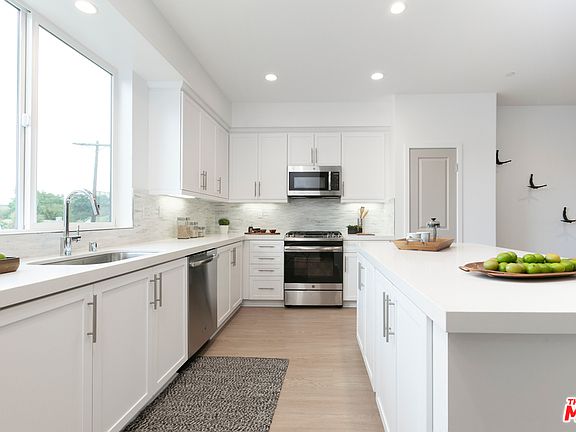 3rd image of 4615 Riverton