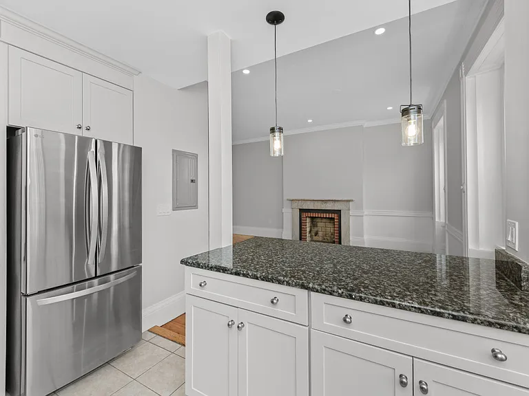 76 Washington St #2 — Photo 5