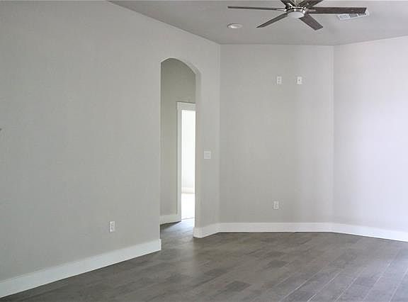 4th image of 4909 Lyndon Dr