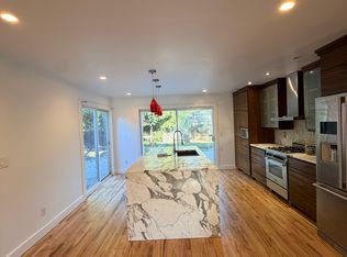 17860 Pilkington Rd, Lake Oswego, OR 97035