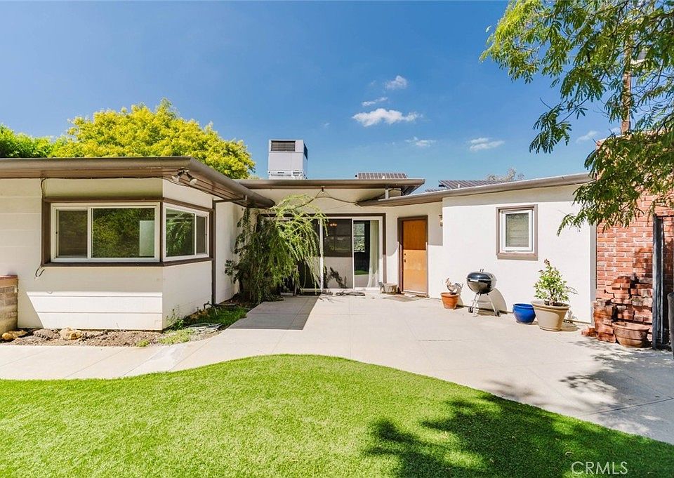 1st image of 21466 Encina Rd