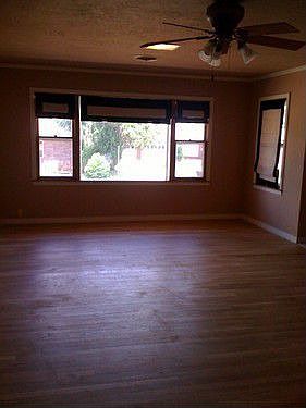 4th image of 1019 N Illinois St