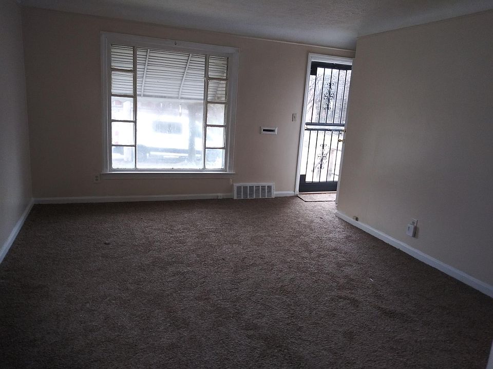 2nd image of 11301 Avon Ave