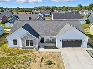 3687 Comanche Dr, Lima, OH 45807