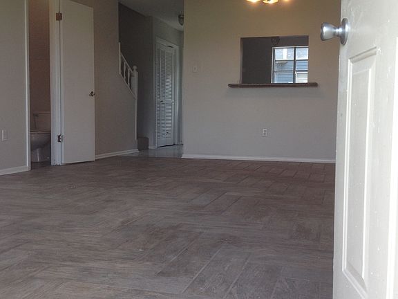 2nd image of 810 Meadow Glen Ave