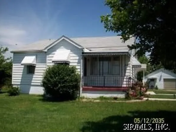 6402 W Main St, Maryville, IL 62062