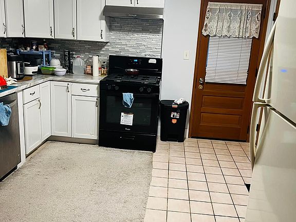 4th image of 3160 Woodridge Dr