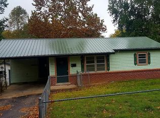 102 S Shelby St, Greenfield, TN 38230