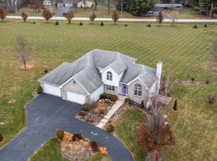 10883 Waterford Cir, Belvidere, IL 61008