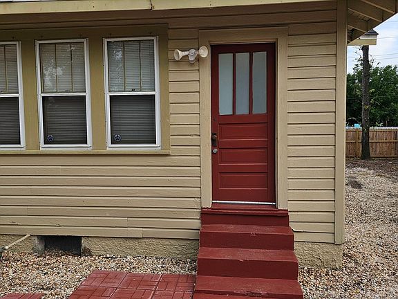 5th image of 518 W Cervantes St
