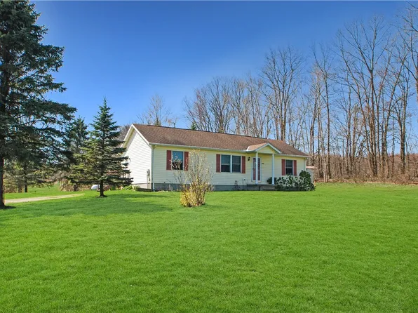 5909 Koman Rd, Edinboro, PA 16412