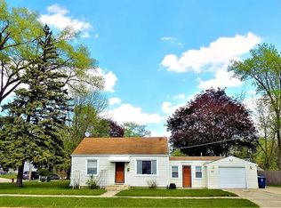 417 N Elmwood Dr, Aurora, IL 60506