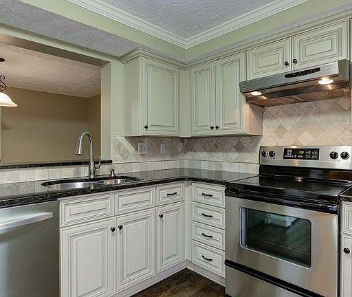 5th image of 7118 Eden Brook Dr