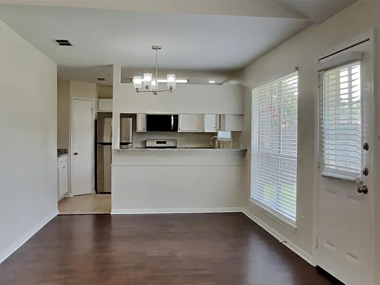 2631 Sherwood Hollow Ln — Photo 5