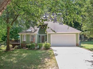 10012 Holly Tree Dr, Charlotte, NC 28215