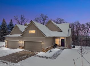 8047 Bridgestone Blvd, White Lake, MI