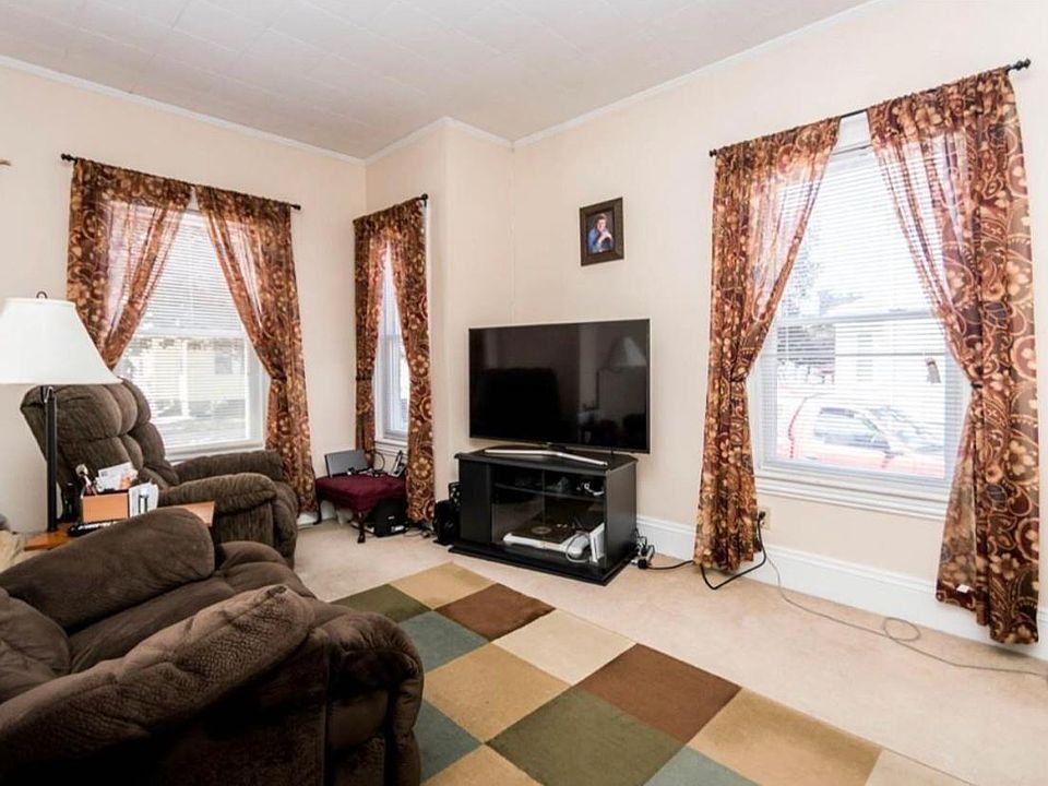 2nd image of 47 Wadsworth Ave #48