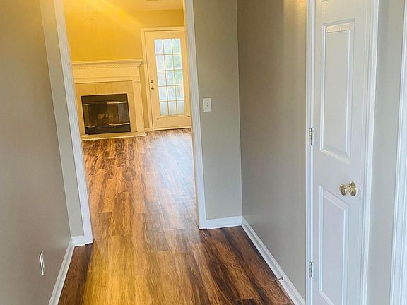 2nd image of 106 Arbor Dr