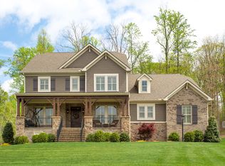 2724 Royal Crest Dr, Midlothian, VA 23113