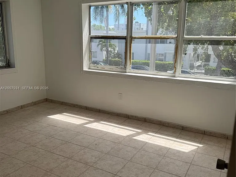 7300 Harding Ave #21 — Photo 4