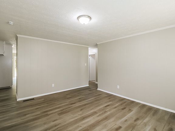 5th image of 558 Wavelyn Way
