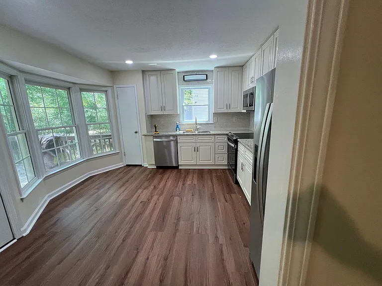 2410 Hillboro Cir SW — Photo 17