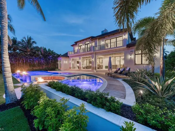 1365 Spyglass LN, NAPLES, FL 34102