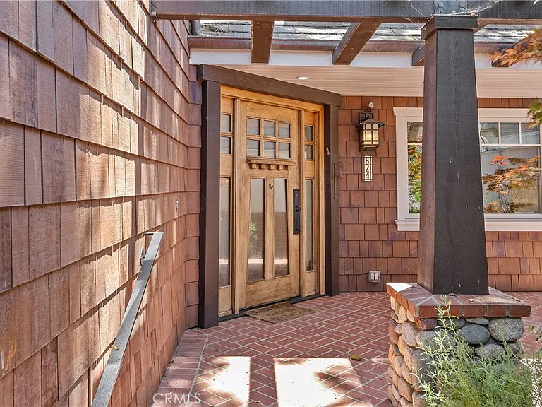 624 Poppy Ave — Photo 3