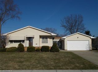 3825 W 213th St, Fairview Park, OH