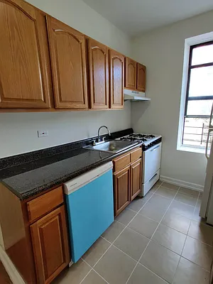 Rented by New York Residence | media 83