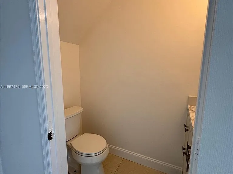 16747 Hemingway Dr — Photo 4