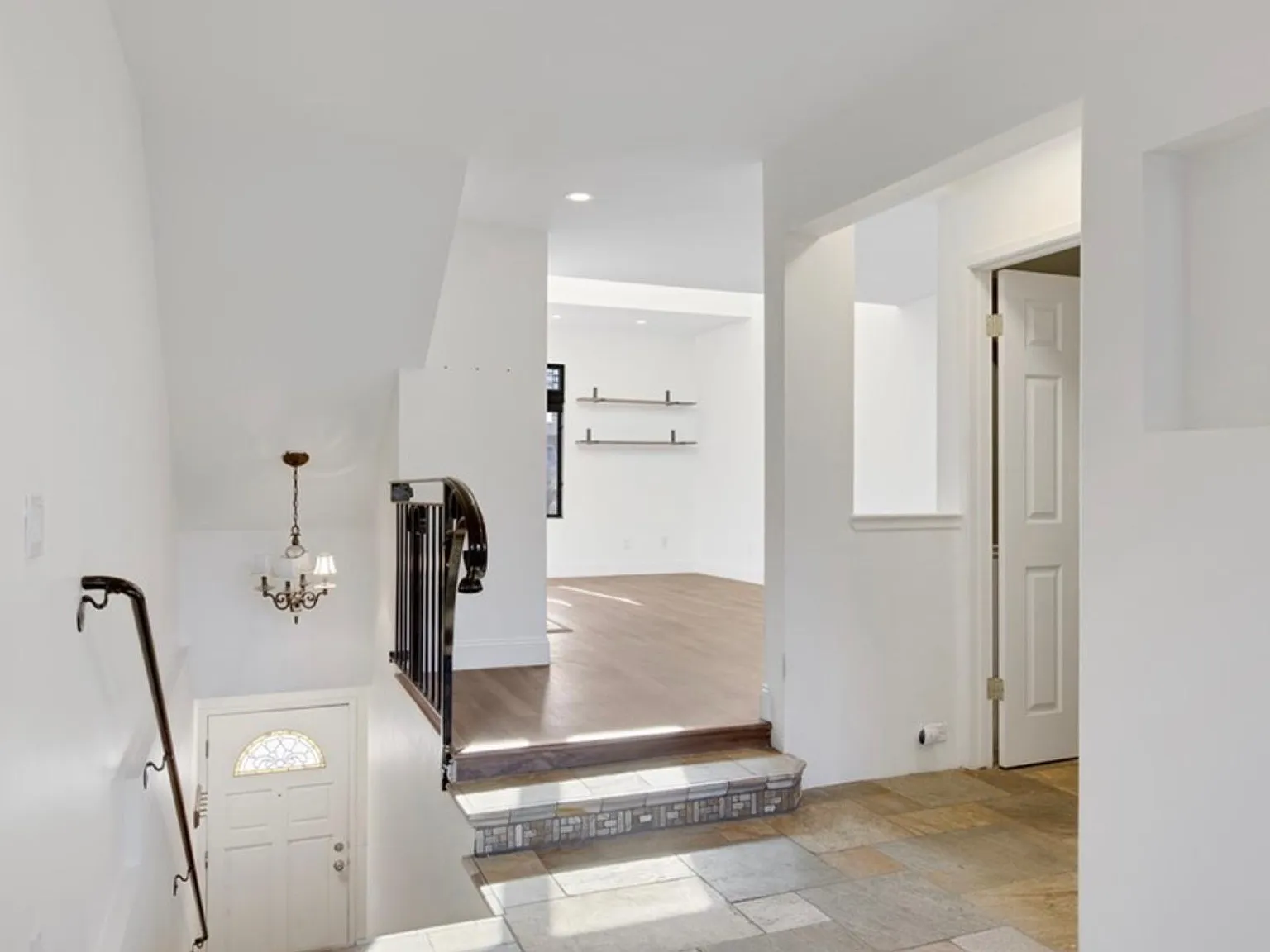 2 bed, 1060 sqft, $2,800 — Photo 4