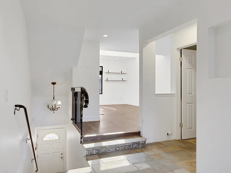 1623 Ramona Ave — Photo 5